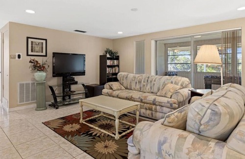 Warm Mineral Springs House | Family Friendly Home near Mineral Springs