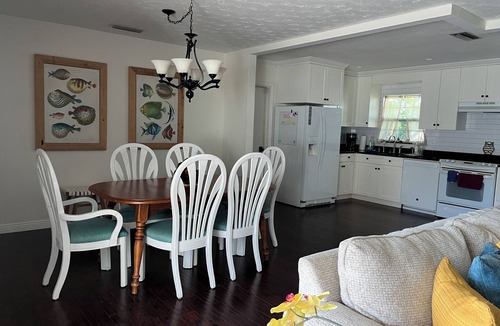 Southgate House | Family-Friendly Oasis - Salt Water Pool - Minutes From Beaches & Entertainment