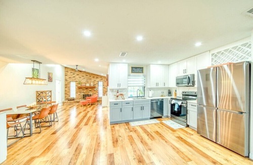 Diplomat House | Family Friendly Stay - Tesla charger/SPA/Heated Pool