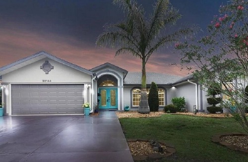 Port Charlotte House | ★Family Getaway★Content House★ Pool ★Playground ★Event Worthy ★Couples Retreat