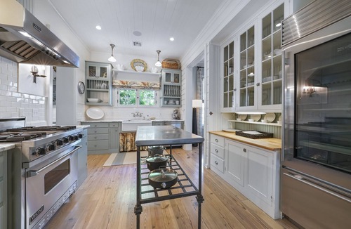 Seaside House | Featured in Coastal Cottage Magazine! Seaside Ave. Location + 2 Adult Bikes!