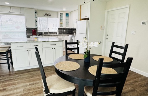Yacht Club House | FENCED YARD 3-bed 2-bathroom Gulf Access house w/NEW HOT TUB, Dock, AC & WiFi,