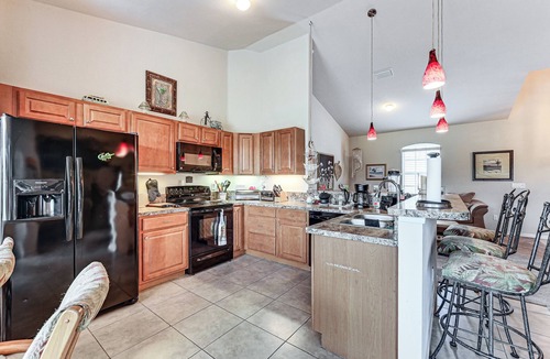 Naples House | Fire Table & Home Gym: Secluded Naples Home