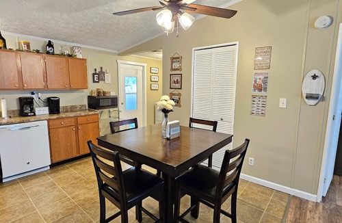 Taylor Creek House | FISHERMAN'S HIDEAWAY! Waterfront home on canal in Okeechobee!