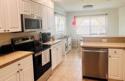 South Venice House | Flamingo Paradise 3 bedroom house