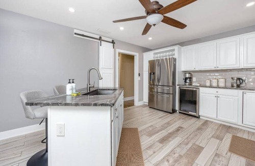 Bradenton House | Florida nest - summer house with heated swimming pool. Pet friendly.