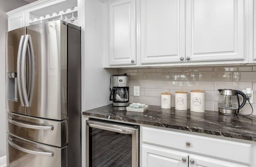 Bradenton House | Florida nest - summer house with heated swimming pool. Pet friendly.