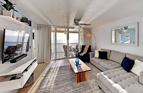 Fort Myers Beach Condo | Fort Myers Beach Villas- Penthouse - ON BEACH- NEW RENOVATION!