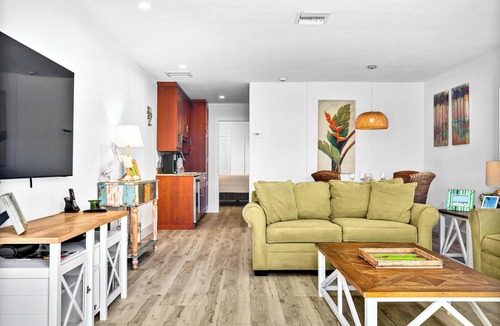 Ilexhurst House | Four Beach Lovers 4 · Full-Size Garden Unit · Solar · Gulf in 50 Steps