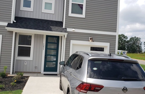Arcadia House | Furnished one-bedroom unit within walking distance to Westgate Mall, Spartanburg