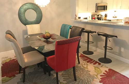 Park Shore Condo | Garden-level 3-bedroom Park Shore condo - Beautifully renovated!