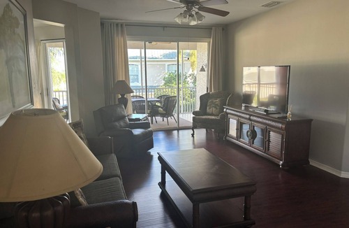 Iona Condo | Gated Commuty near FtMyers beach,SANIBEL,CAPTIVA&DOWNTOWN 3BR 2BA POOL HOT TUB