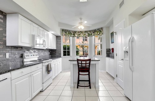 Bonita Springs Condo | Gated Spanish Wells Golf Community ground-floor rental 3 miles from the beach