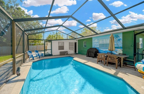Gulf Gate Woods House | Getaway w/Heated Pool & fence by Siesta Key Beach