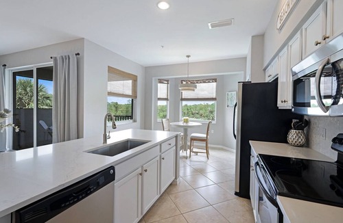 Naples Condo | Golf Condo Newly renovated and furnished. Heritage Bay CC of Naples. 2026/2027