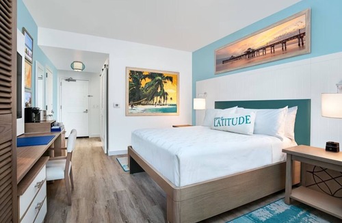 Fort Myers Beach Resort | Gorgeous Beach Retreat w/Private Balcony & Outdoor Swimming Pool | 2 Rooms