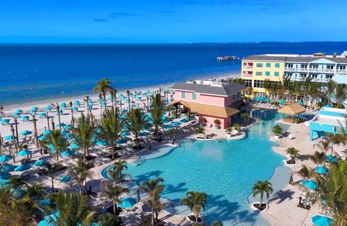 Fort Myers Beach Resort | Gorgeous Beach Retreat w/Private Balcony & Outdoor Swimming Pool | 2 Rooms