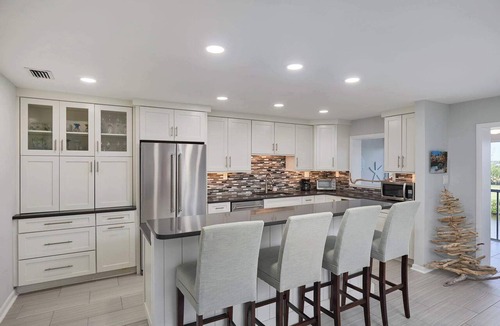 Sanibel Apartment | Gorgeous Spanish Cay Residence, Steps to Beach