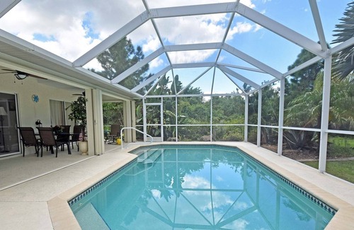 Englewood East House | Great golfing community, Minutes from sandy beaches