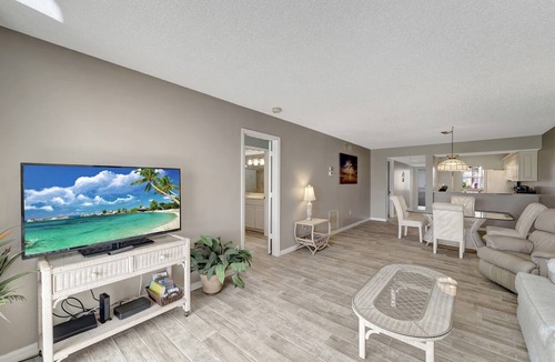 Plantation Condo | Ground unit Pool 10 Min to beach on golf course