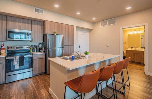 Tempe Apartment | Group-Friendly Apt with Pool,Gym,Parking,WD,Balcony