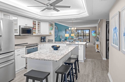 Sanibel Apartment | Gulf-View & Fully Renovated Condo E31— Steps to the Beach at Pointe Santo