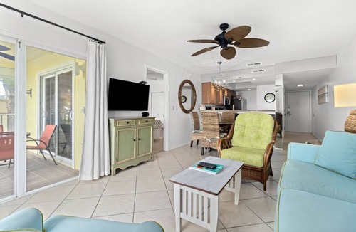 Whitney Beach Condo | Gulfside Comfort – Beach Castle #4 by RVA