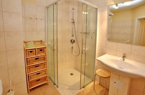 Ostseebad Kuhlungsborn Apartment | Hübsche Ferienwohnung an der Ostsee mit Terrasse, Saunabereich und Pool im Haus!