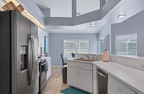 South Venice House | Happy Ours 2 - beautiful walk to beach home