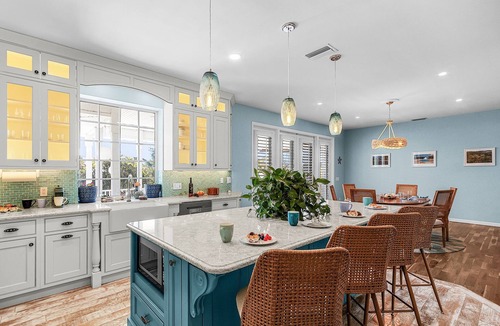 Historic District House | Harbor View Retreat with Heated Pool, Wraparound Decks & Sunset Vibes - Sunset Harbor - Roelens
