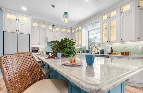 Historic District House | Harbor View Retreat with Heated Pool, Wraparound Decks & Sunset Vibes - Sunset Harbor - Roelens