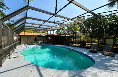 Sarasota House | Heated Pool Home - VERY close to Siesta Beach, Restaurants & Shops!