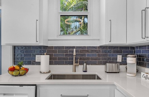 Historic District House | Heated Pool, Outdoor Dining & Grill, Near the Beach - Heart of Punta Gorda - Roelens