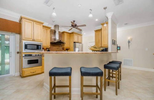 Punta Gorda House | Hibiscus|Heated Pool Private Dock Bikes Kayaks Walk to Fishermen’s Village
