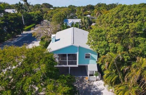 Boca Grande House | Historic Village Getaway