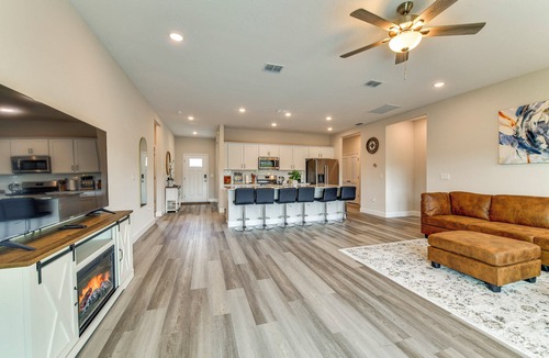 North Port Cottage | Home < 1-mi Walk to Warm Mineral Springs Park!