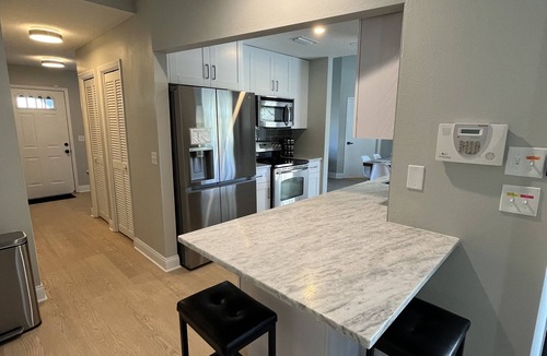 Englewood East House | Home in Englewood/heated pool