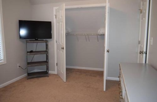 Greenville House | Home In Greenville 4 bedrooms, 4 beds, 2 baths