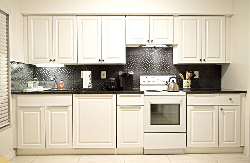 Warm Mineral Springs House | Home in North Port, AC, Wi-Fi, five minutes walk to Warm Mineral Springs