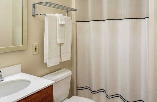 Springfield Hotel | HomeTowne Studios By Red Roof Eugene - Springfield