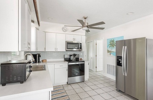 Englewood South House | HOT TUB & trailer/boat parking for up to 25 ft. with overnight docking allowed.