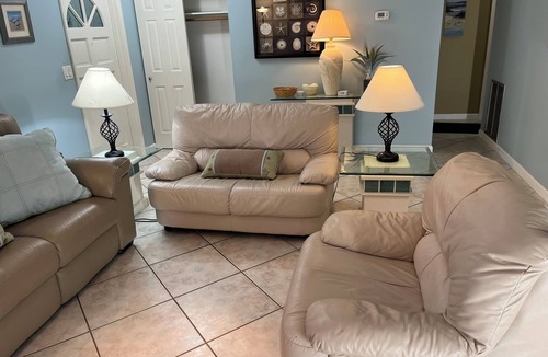 South Venice House | House PoolSpa near North ManasotaBeachNew PoolSpa heater&remote 2 Bd2 BthAC WiFi