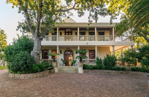 Tokai Villa | Ibis Luxury Villa - In the Heart of Constantia Winelands