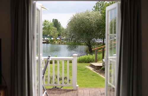 South Cerney House | Isis Lake 07, Carpe Diem - Lakeside Holiday Lodge, On-site Facilities, Sleeps 8