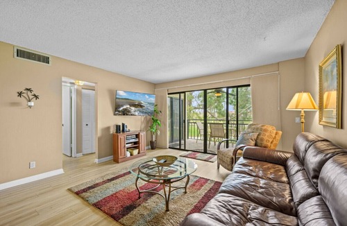Isla del Sol Condo | Island Escape at La Puerta 4-231 St Pete 2nd Floor Condo