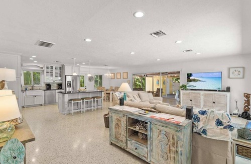 Englewood House | Island Home & Casita, Pool, Golf Cart, Beach