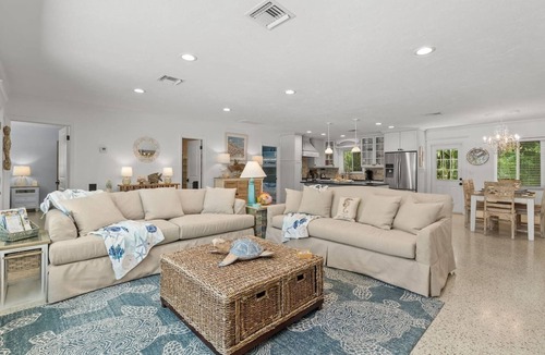 Englewood House | Island Home & Casita, Pool, Golf Cart, Beach