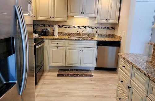 South Island Condo | Island Winds condo 503 is located on the fifth-floor and in a prime location with outstanding panoramic gulf front views.