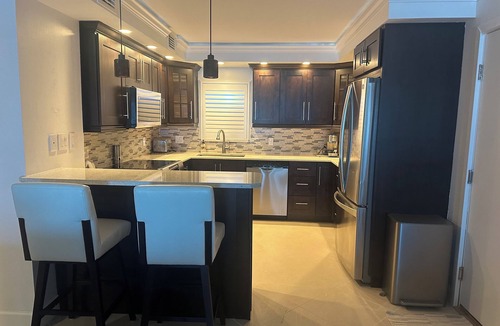 Fort Myers Beach Condo | July Beachfront Special, Forty Myers Beach 349.00 per night based on 2 guests