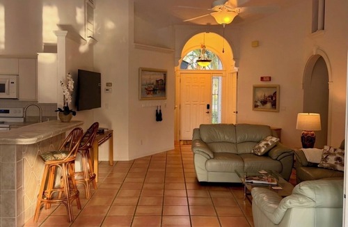 Crown Pointe House | “Just One Look!” East NAPLES family home w/pool. 5 miles to Naples beaches!